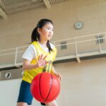 バスケットボールで捻挫が起きやすい場面は？応急処置と防ぐ方法を解説