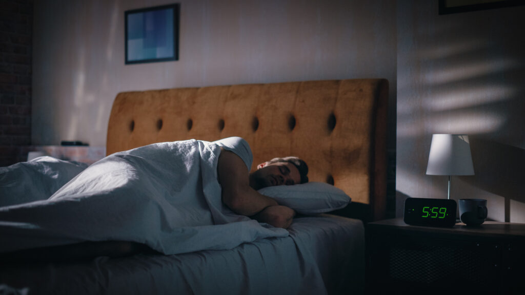 寝ることもトレーニング!アスリートの睡眠時間と質を高める食事のポイント